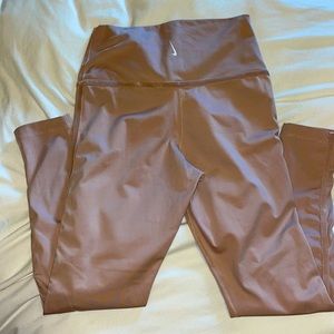 Light pink Nike leggings